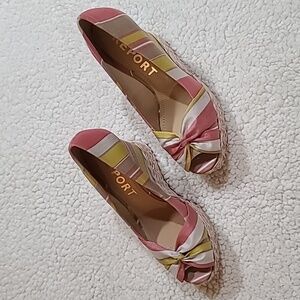 NIB Striped Wedge Sandal Size 8